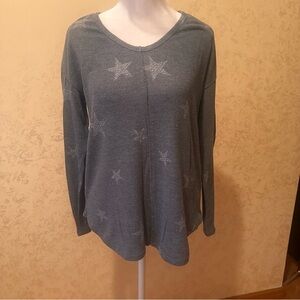 New Directions Gray Star Print Top